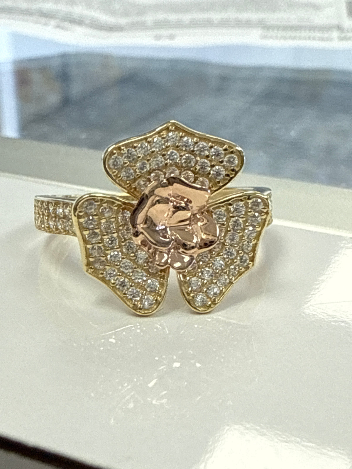 14k gold ring ladies flower clover with stones
