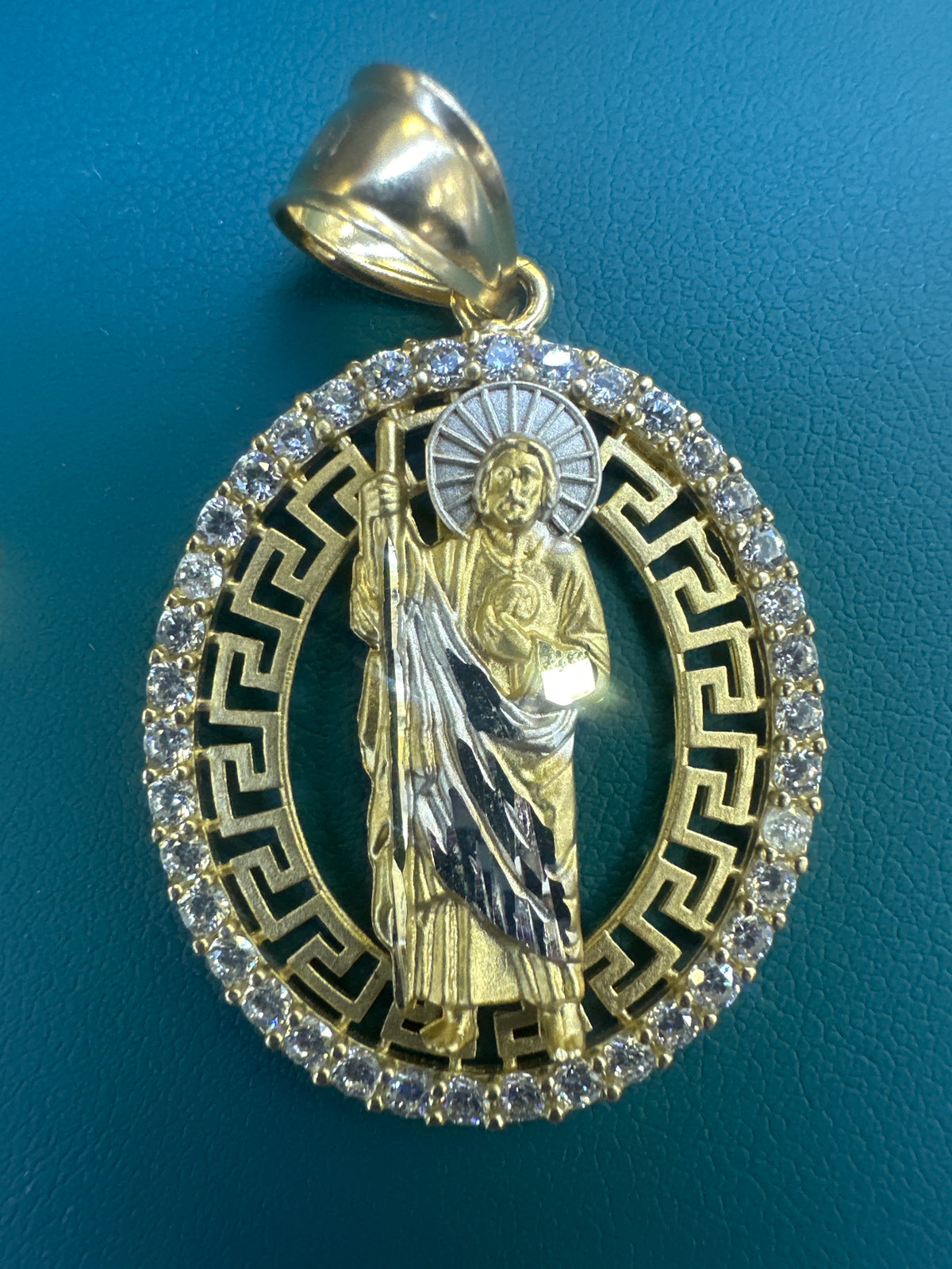 14k Christian pendant san Judas with halo with stones