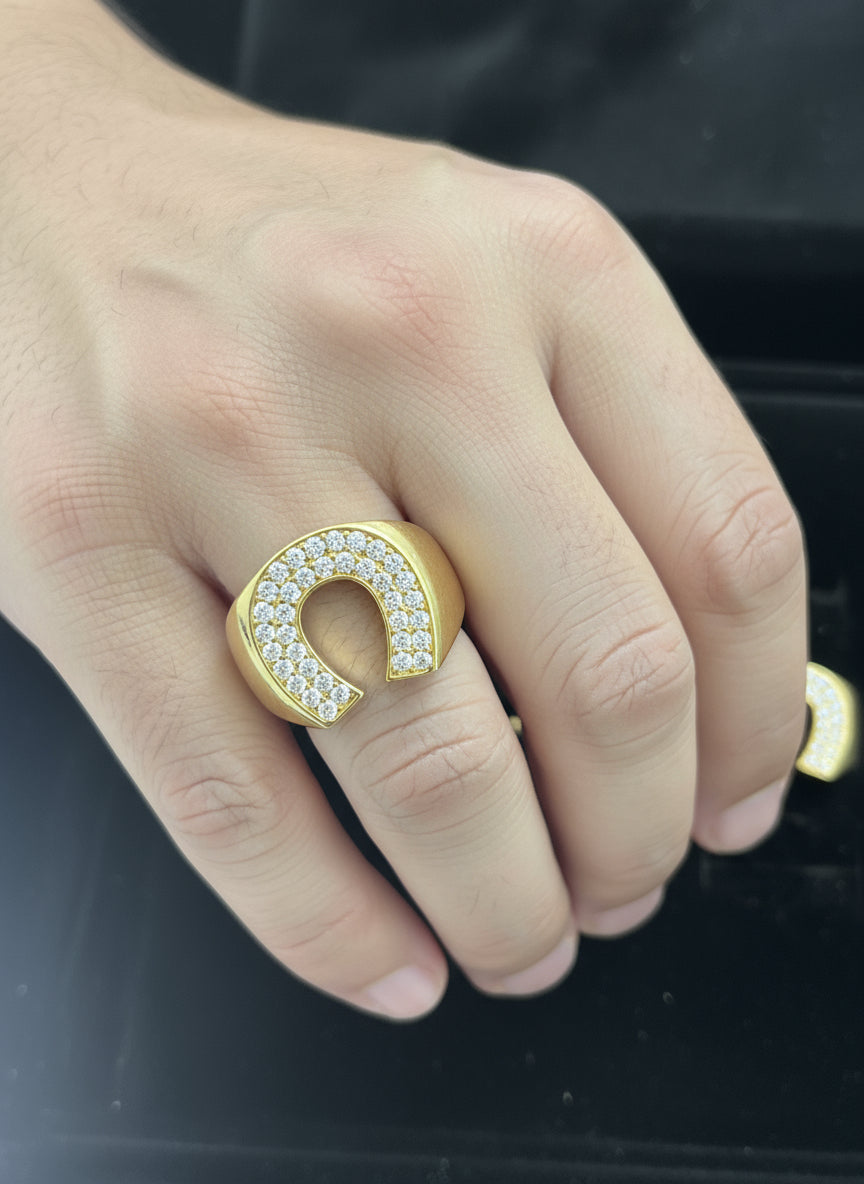 10k Horseshoe ring with stones size 10