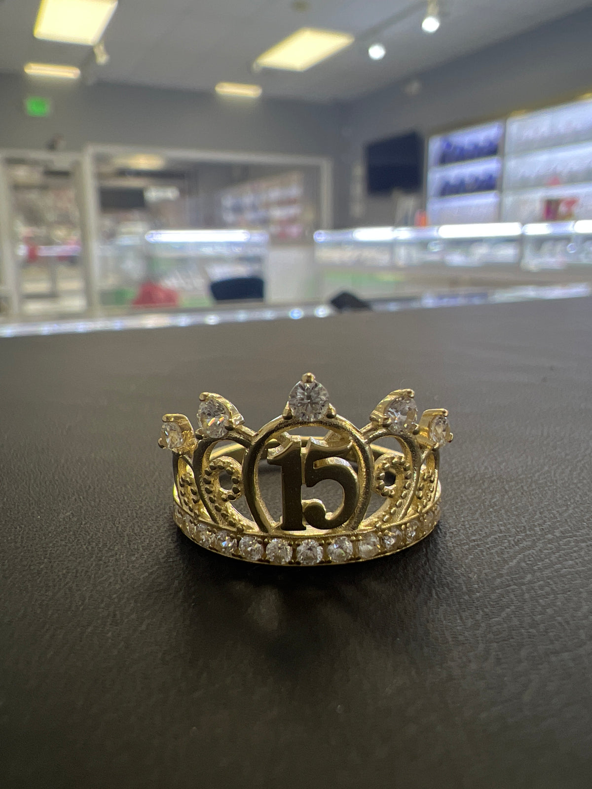 3.39g 14k Quince (15) tiara ring with stones
