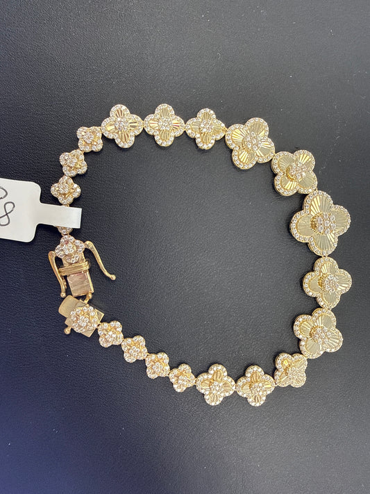 10k bracelet with flowers 3D