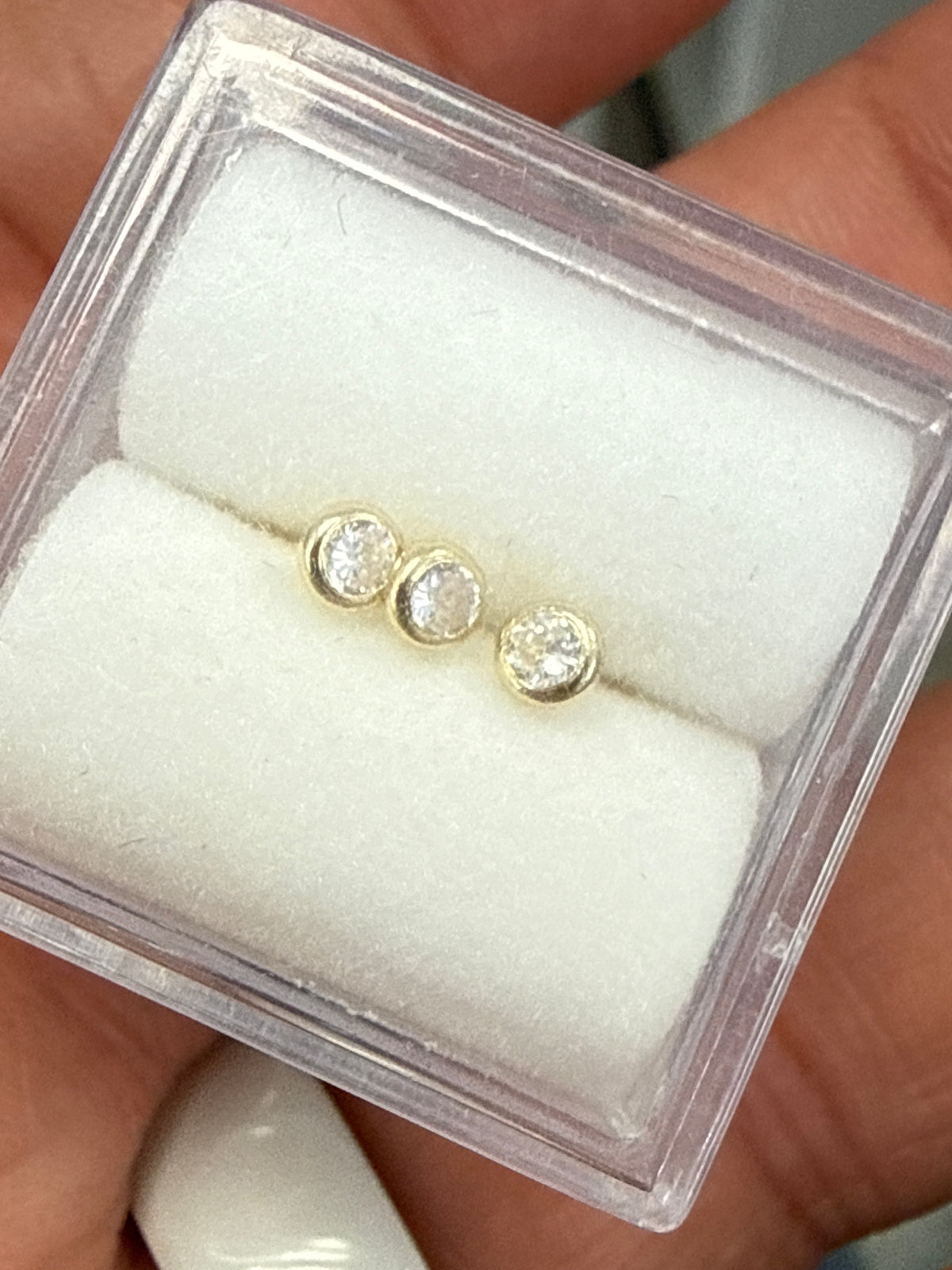 14k Nose earring Bezel ball