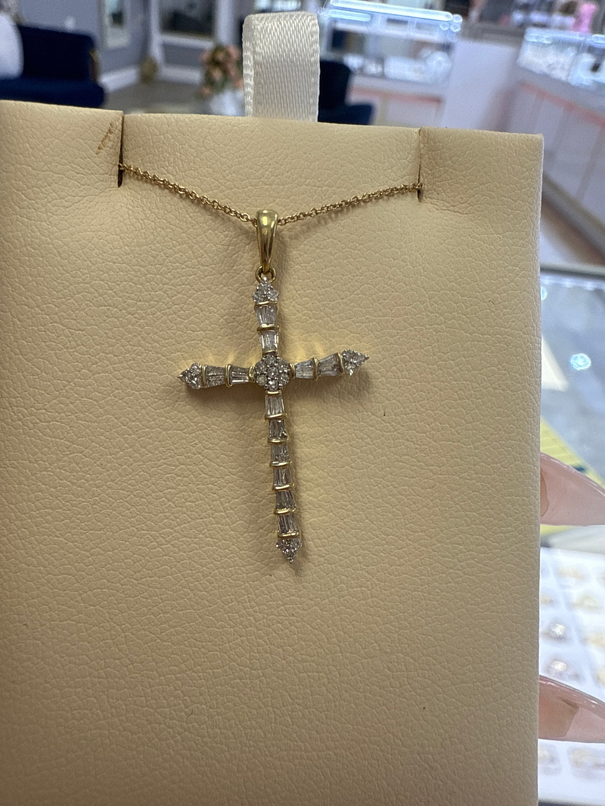 14k necklace with 0.10ct diamond heart
