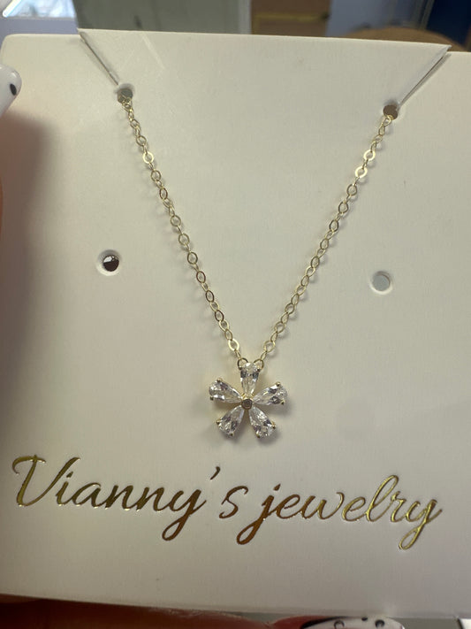 14k Necklace choker ladies flower