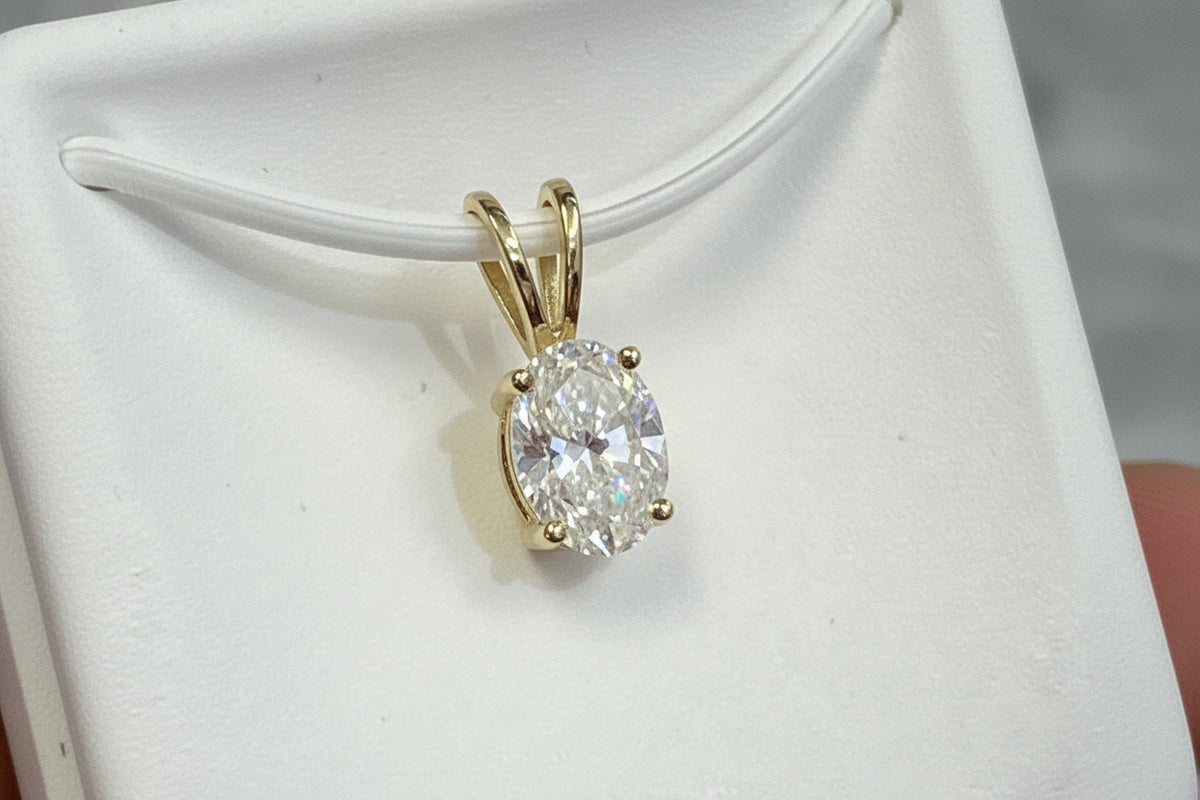 14k medalla pendant oval diamond stone .50CT