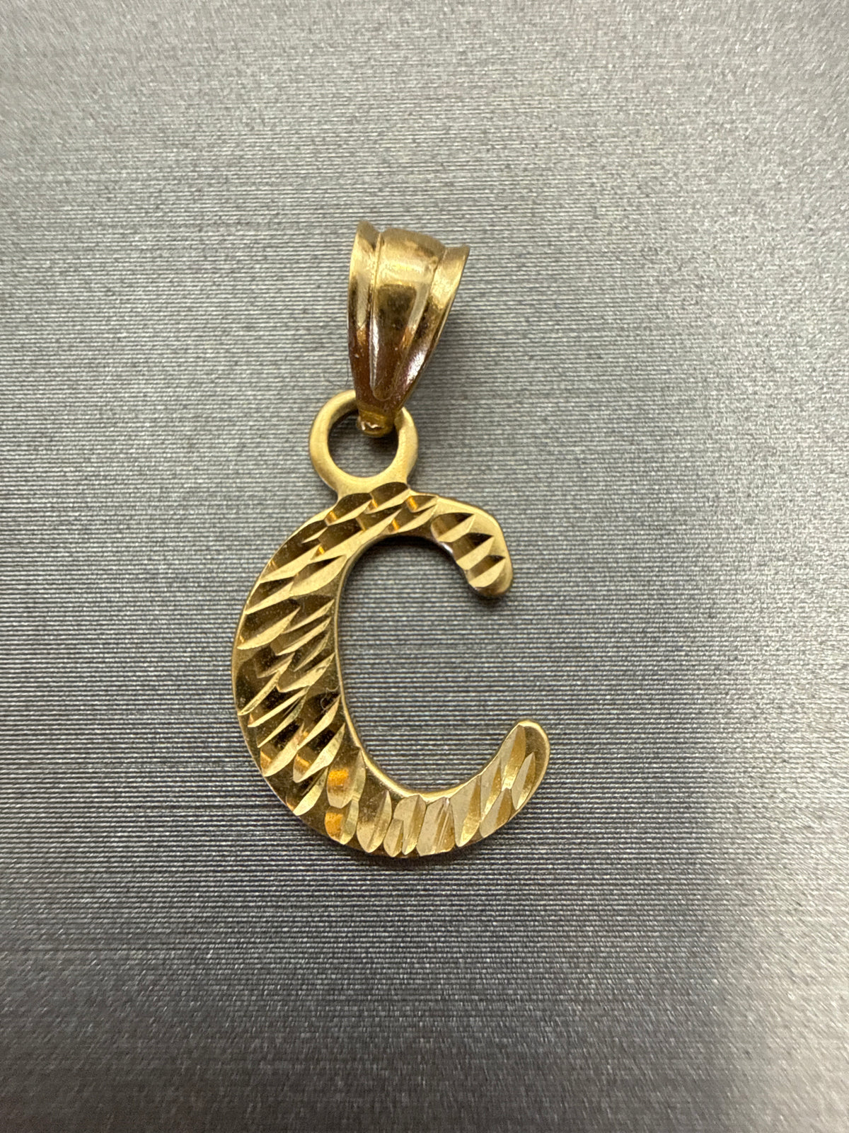 14k letter C pendant with