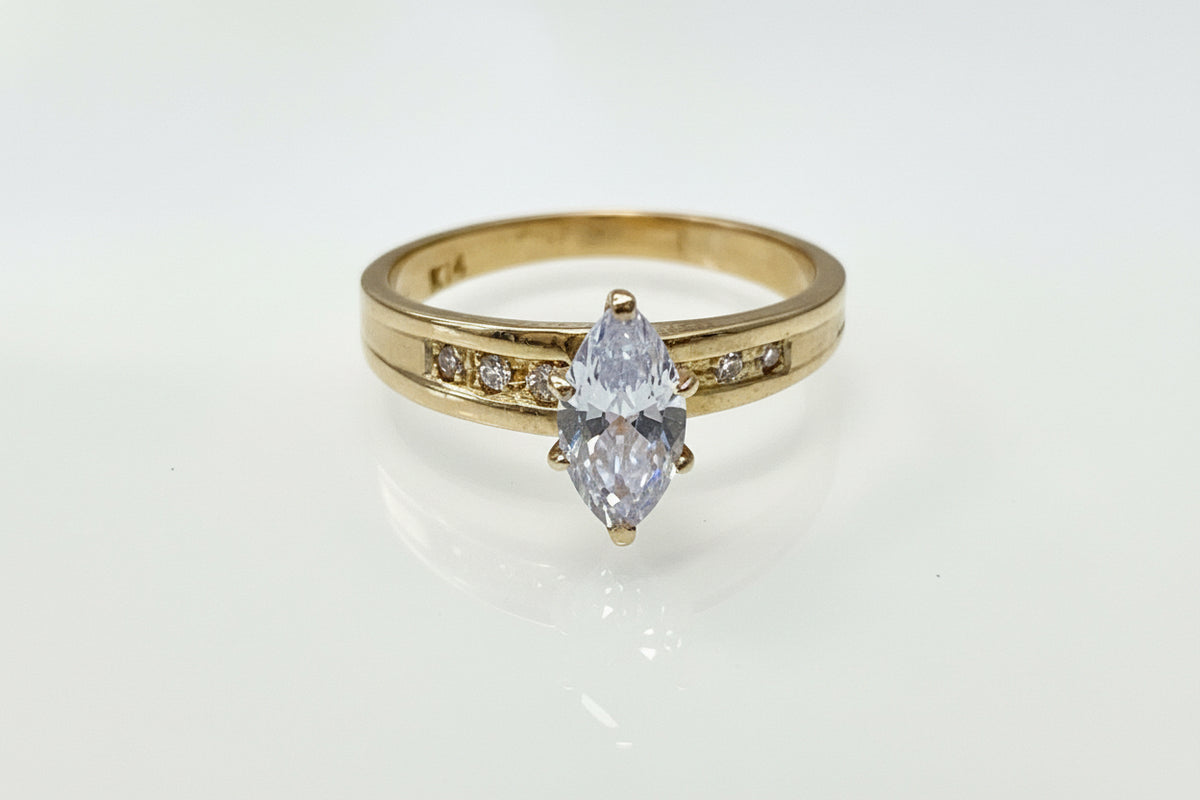 14k Ring engagement ring gold with marque light blue  stones