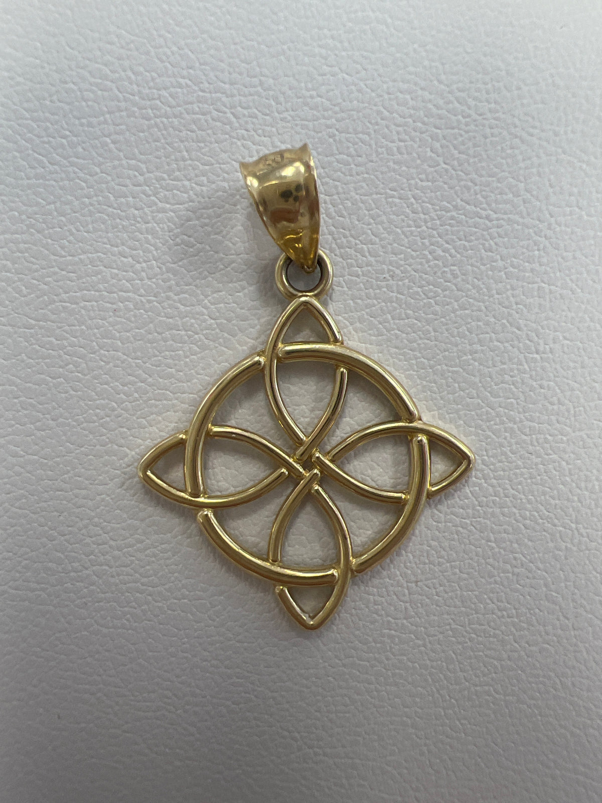 14k circle pendant