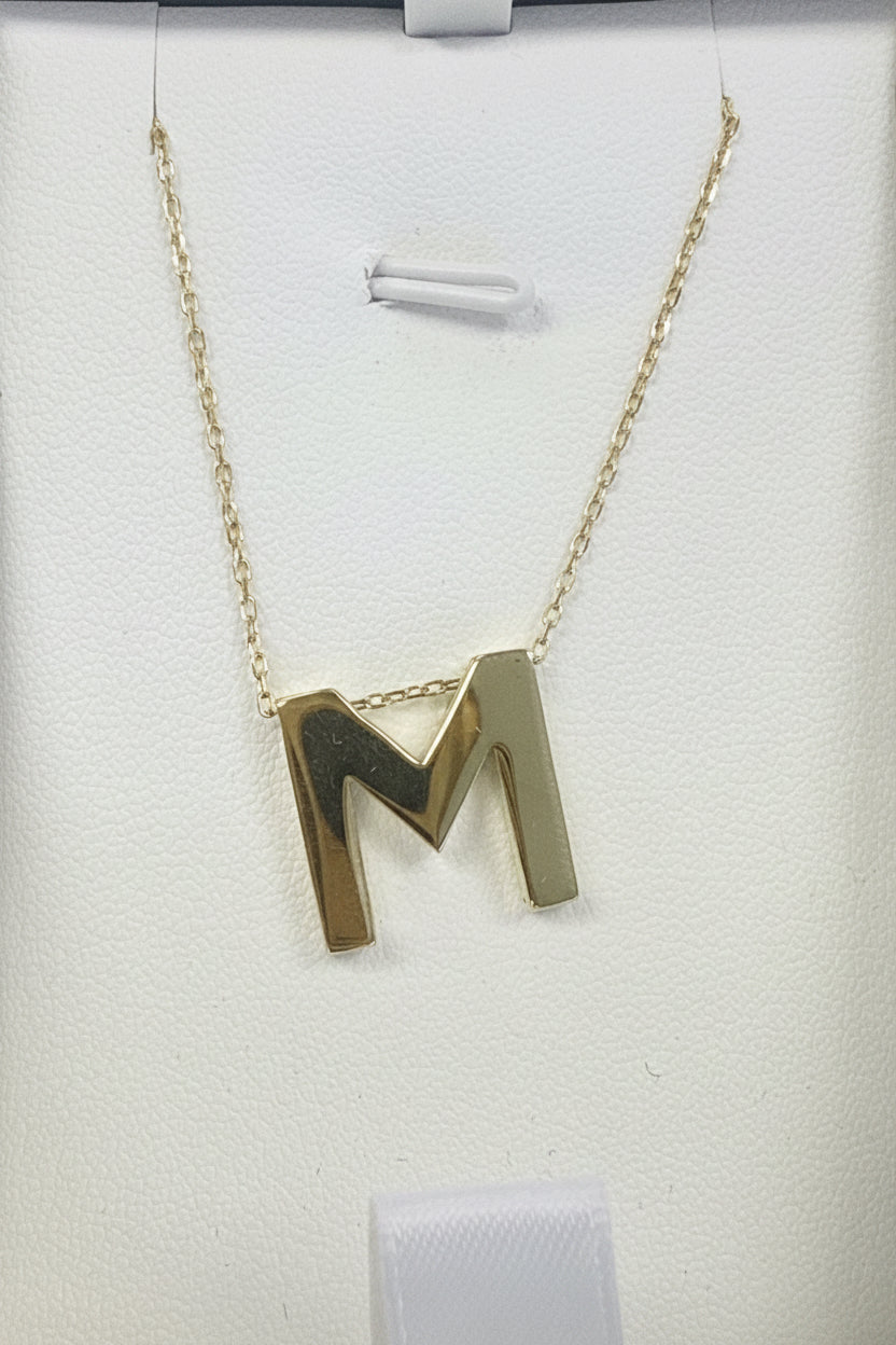 14k letter M necklace 2.58g