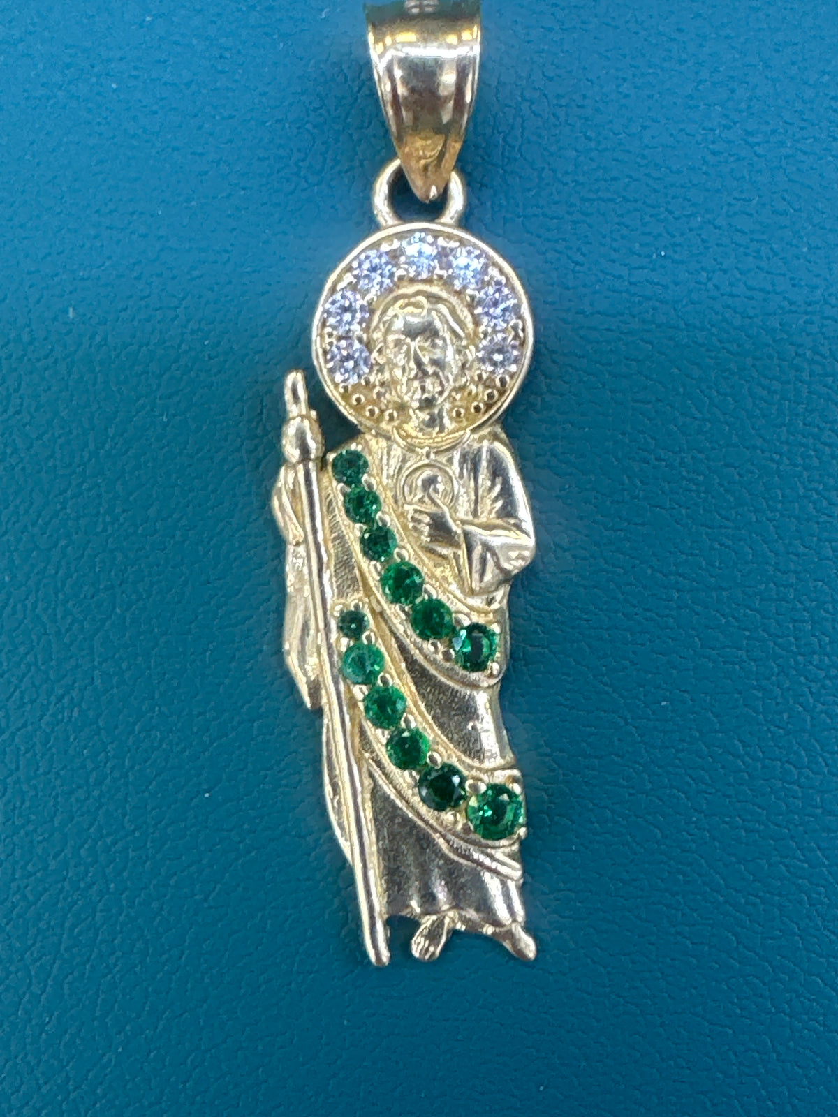 14k Christian pendant san Judas color pink and green stones