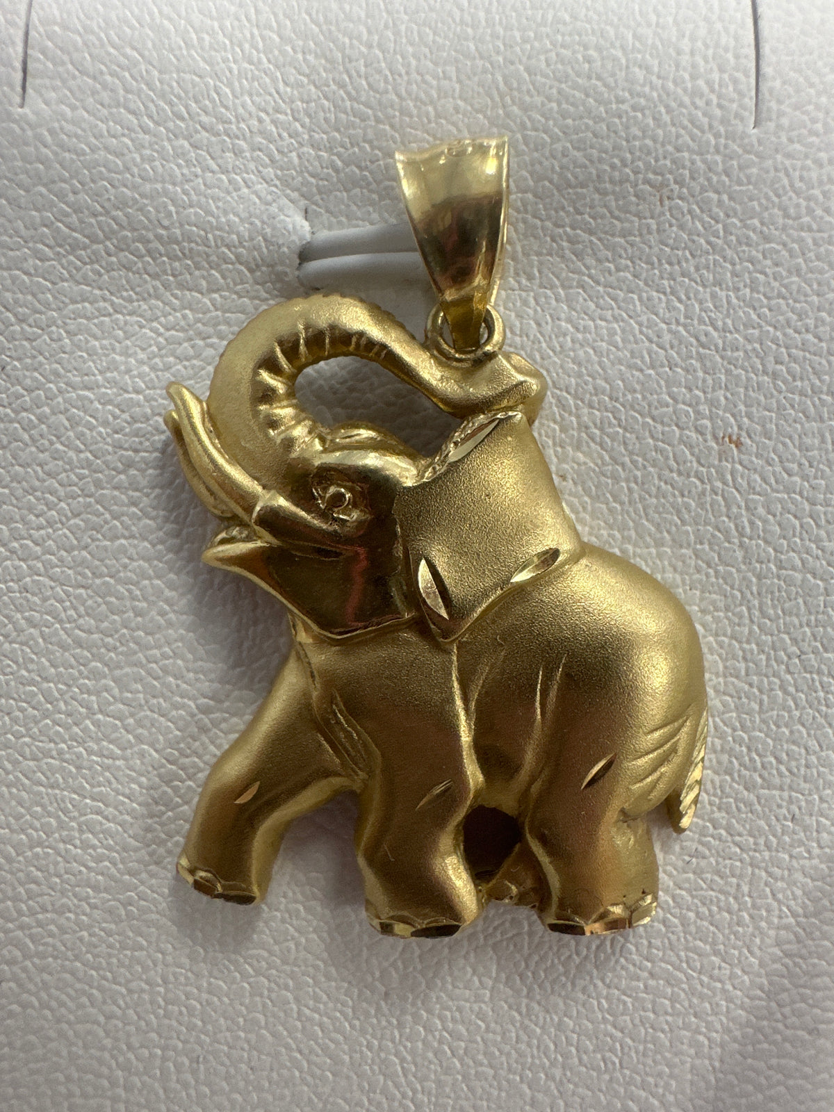 14k elephant pendant