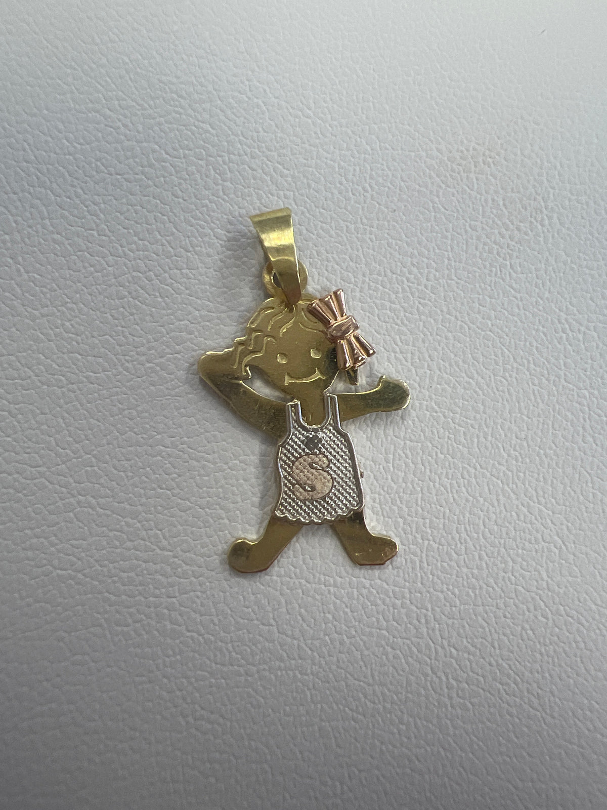 14k pendant little girl with letter s
