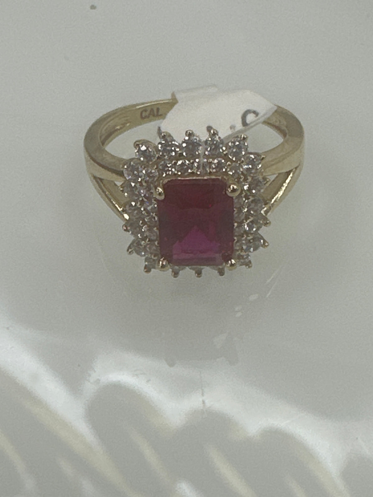 10k ring  red stone with hallo stones