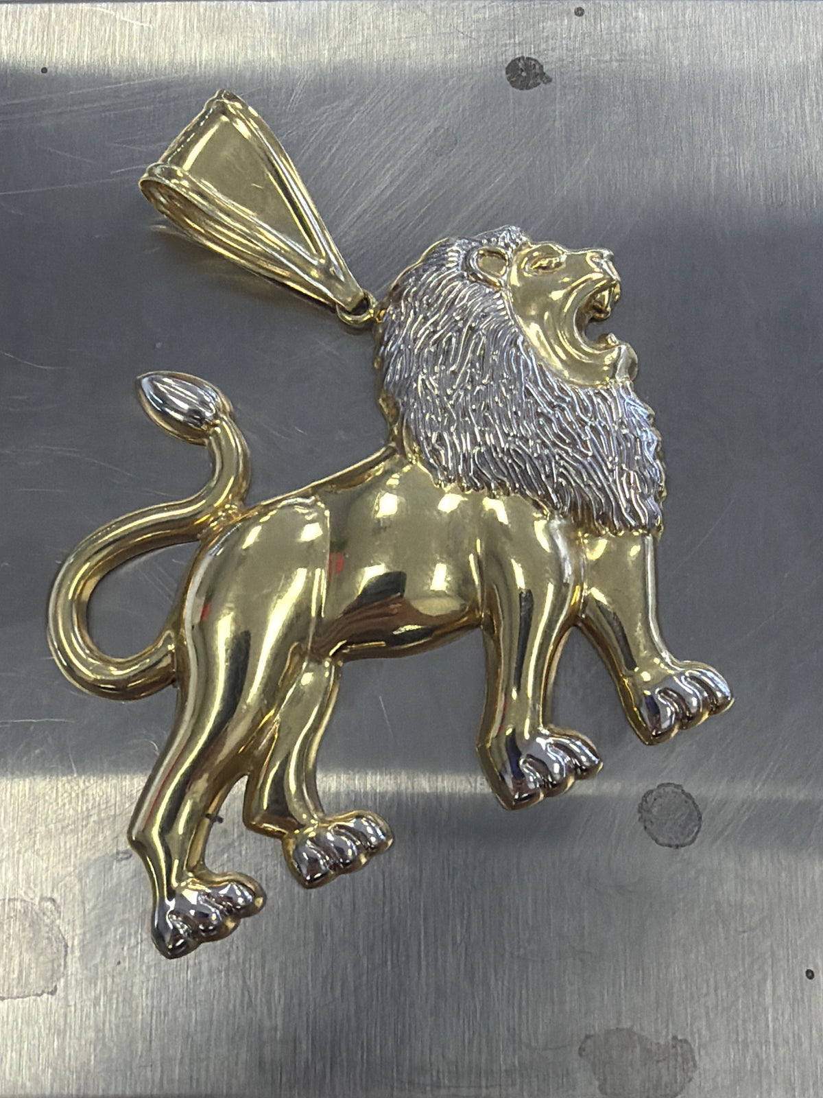 14k tiger with white gold pendant