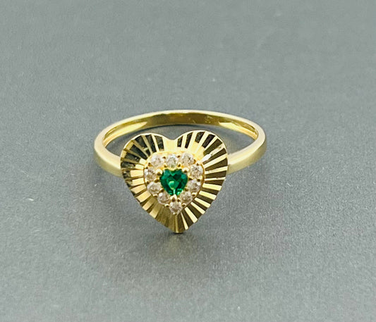 14k ring ladies heart with green stone