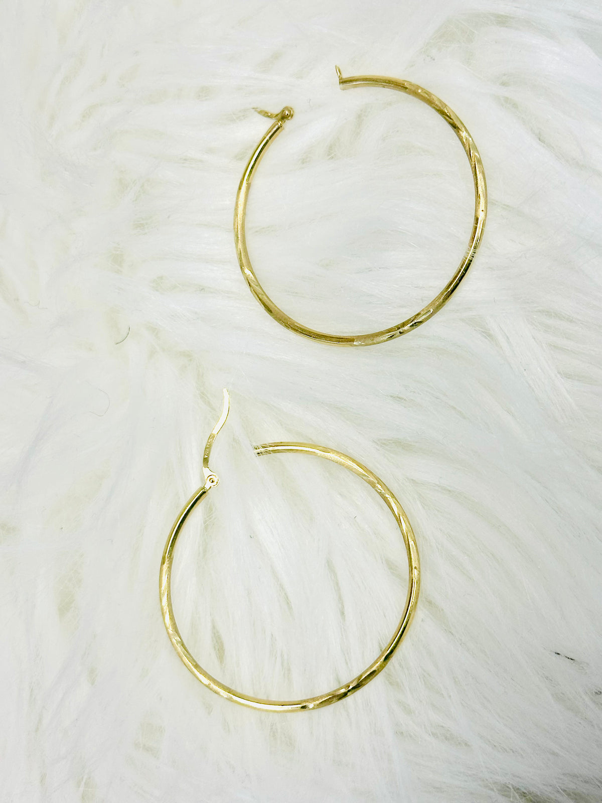 14k ladies earring hoop with stones hugies