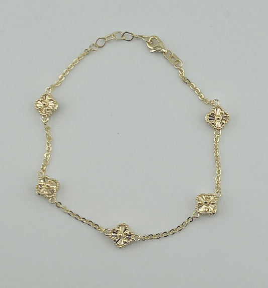 14k bracelet with flowers