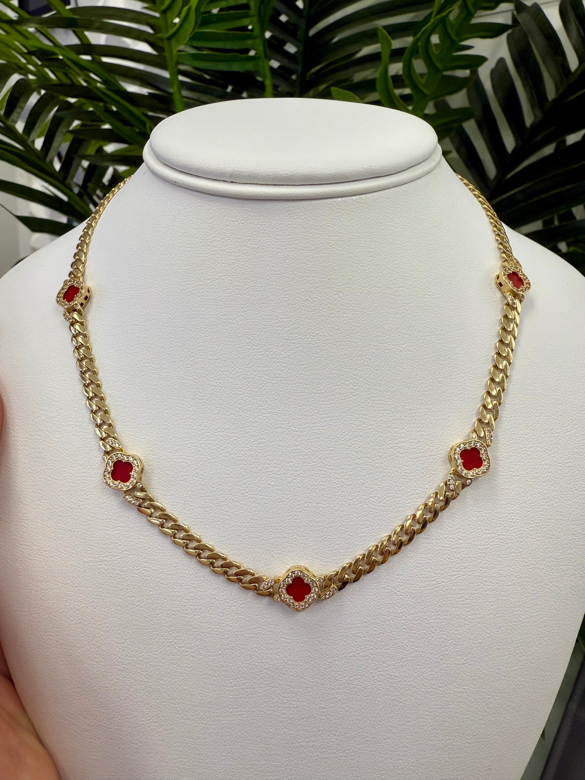 14k Monaco necklace red clover  17”