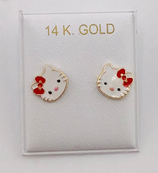 Baby earing hello kitty