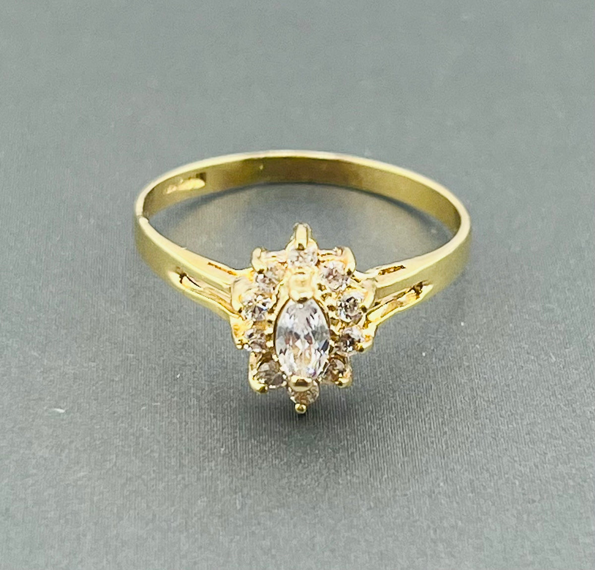 14k heart ring with stones