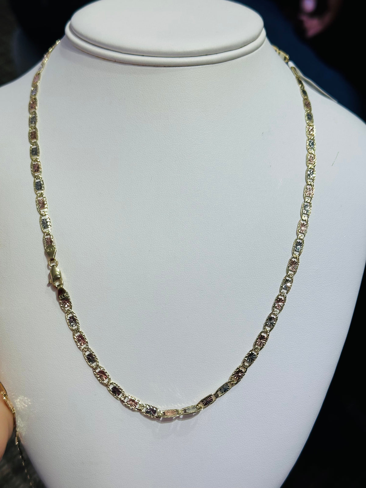 10k necklace valentino 20”