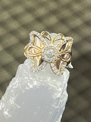 14k Butterfly ring with stone in center