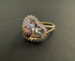 14k anillo de quince con corazon y piedras 2.84g A1