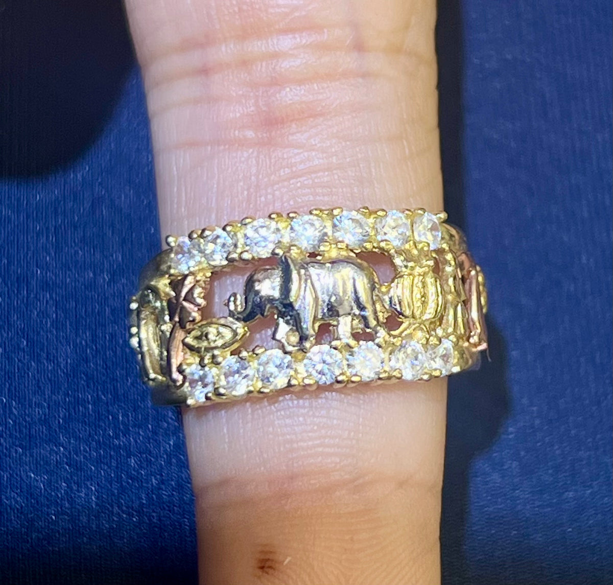 14k tri-colored ring lucky with 7 elements