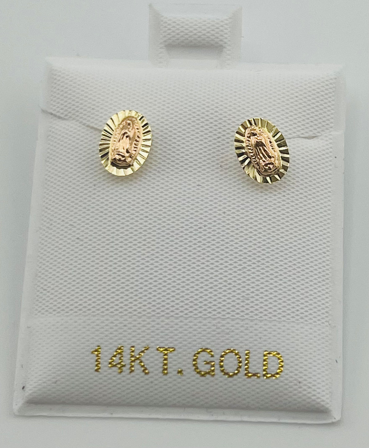 Baby earing virgen
