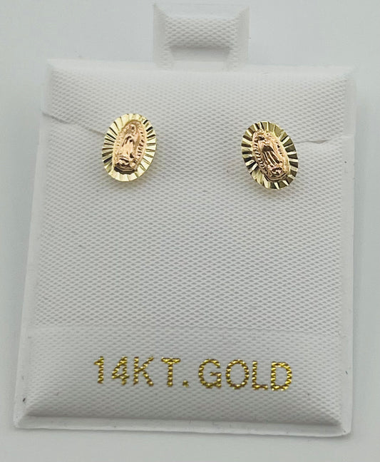 Baby earing virgen