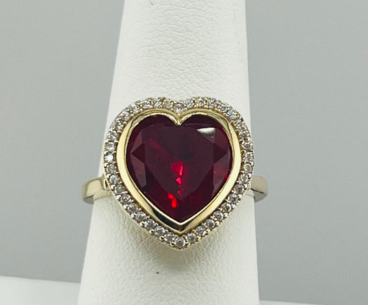 14k ring ladies heart with stones