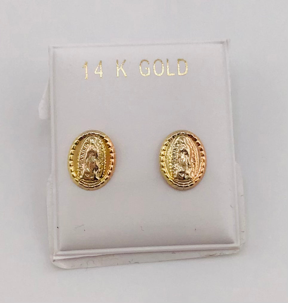 Baby earing virgen