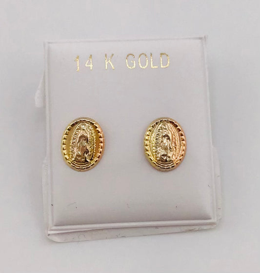 Baby earing virgen