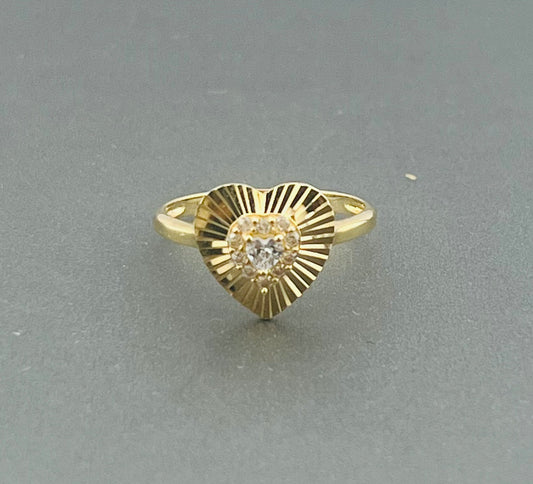 14k ring ladies heart with stone