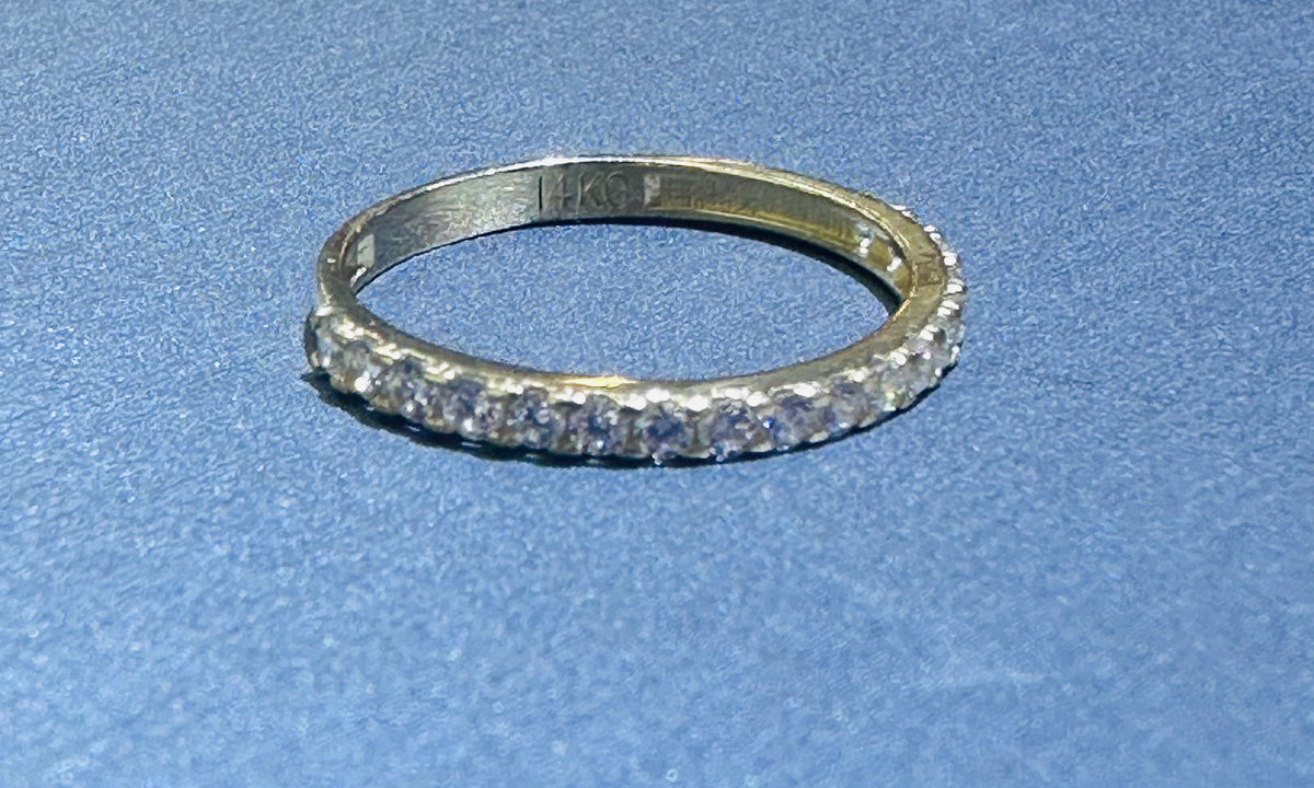 14k band with stones size 8