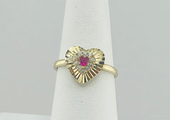 14k ring ladies heart with stone
