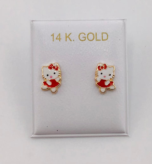 Baby earing hello kitty