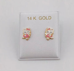 Baby earing hello kitty