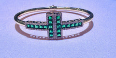 14k bangle green stones