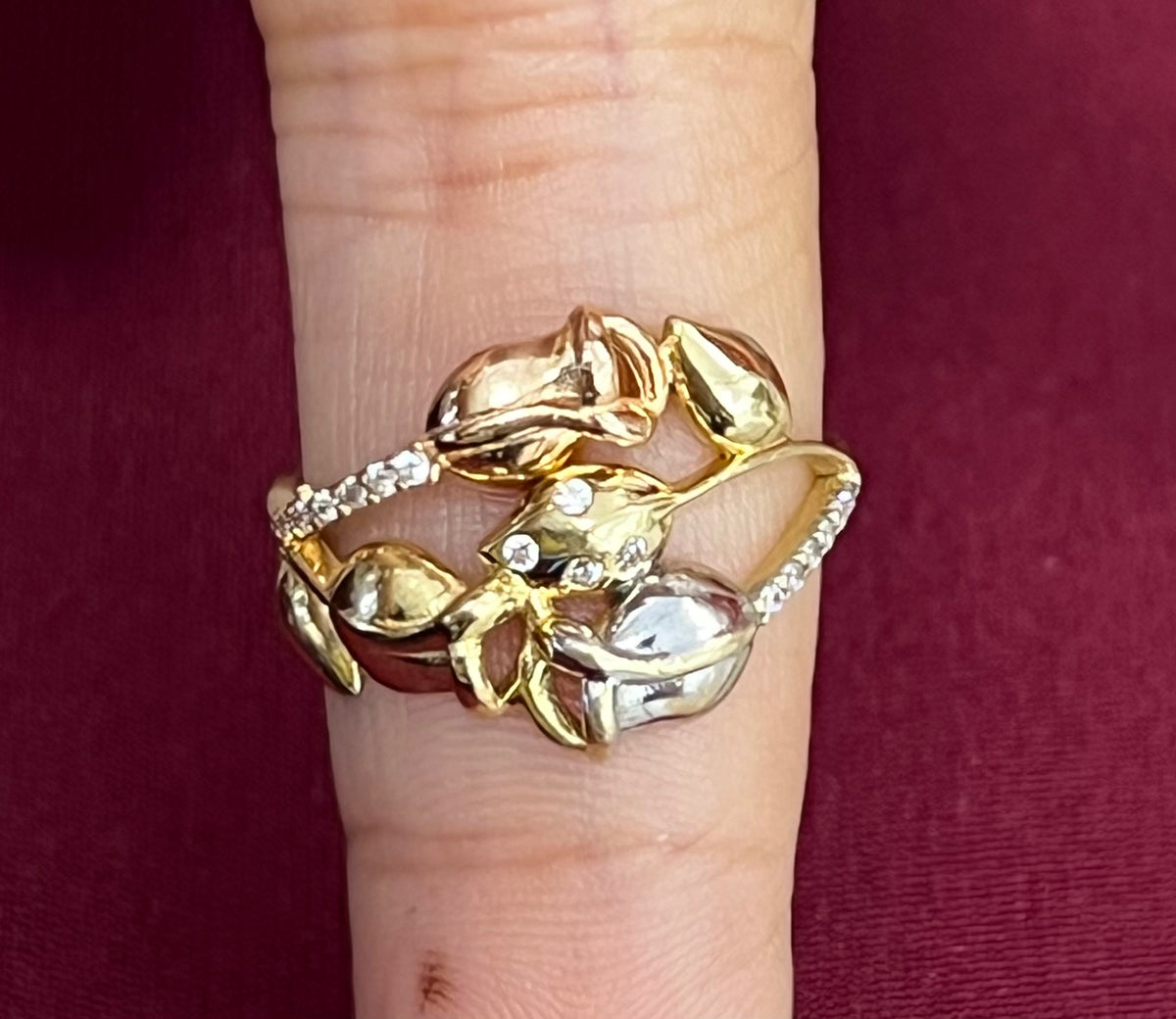 14k tri colored flower ring with smaller stones