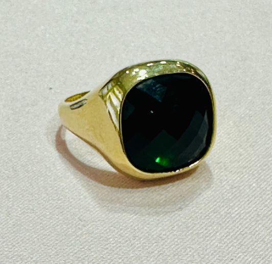 14k green stone ring