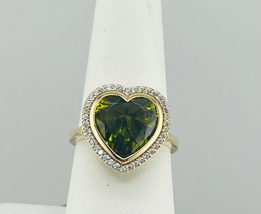14k ring ladies heart with stones