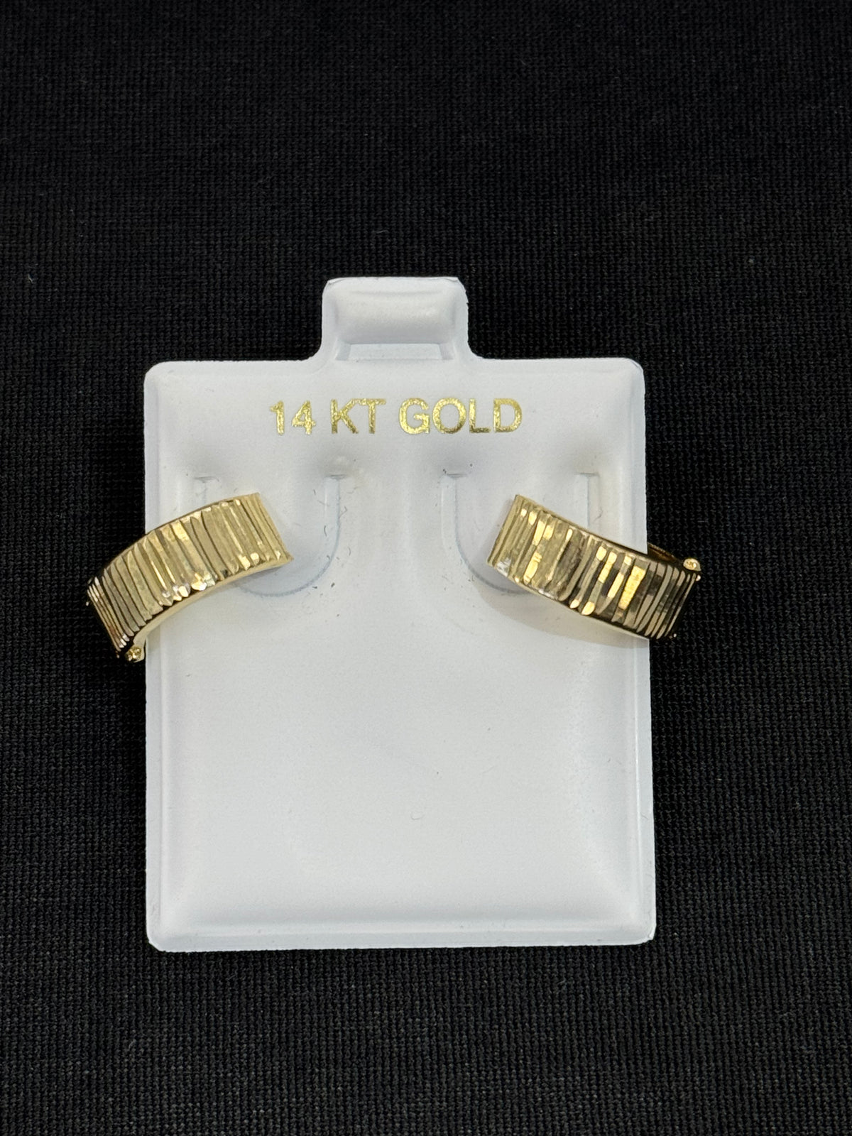 14k Hoop earrings with lines