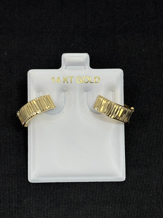 14k Hoop earrings with lines