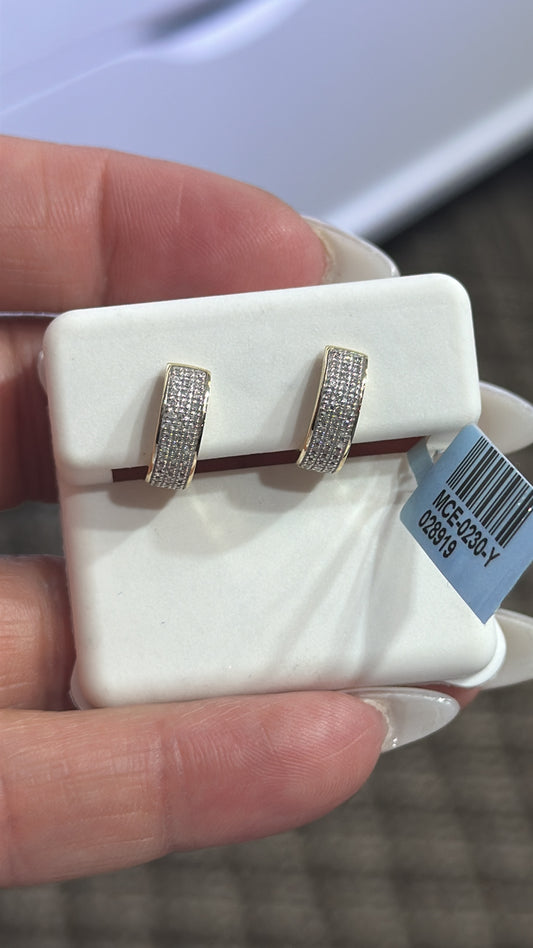 Small hoop earing 10k