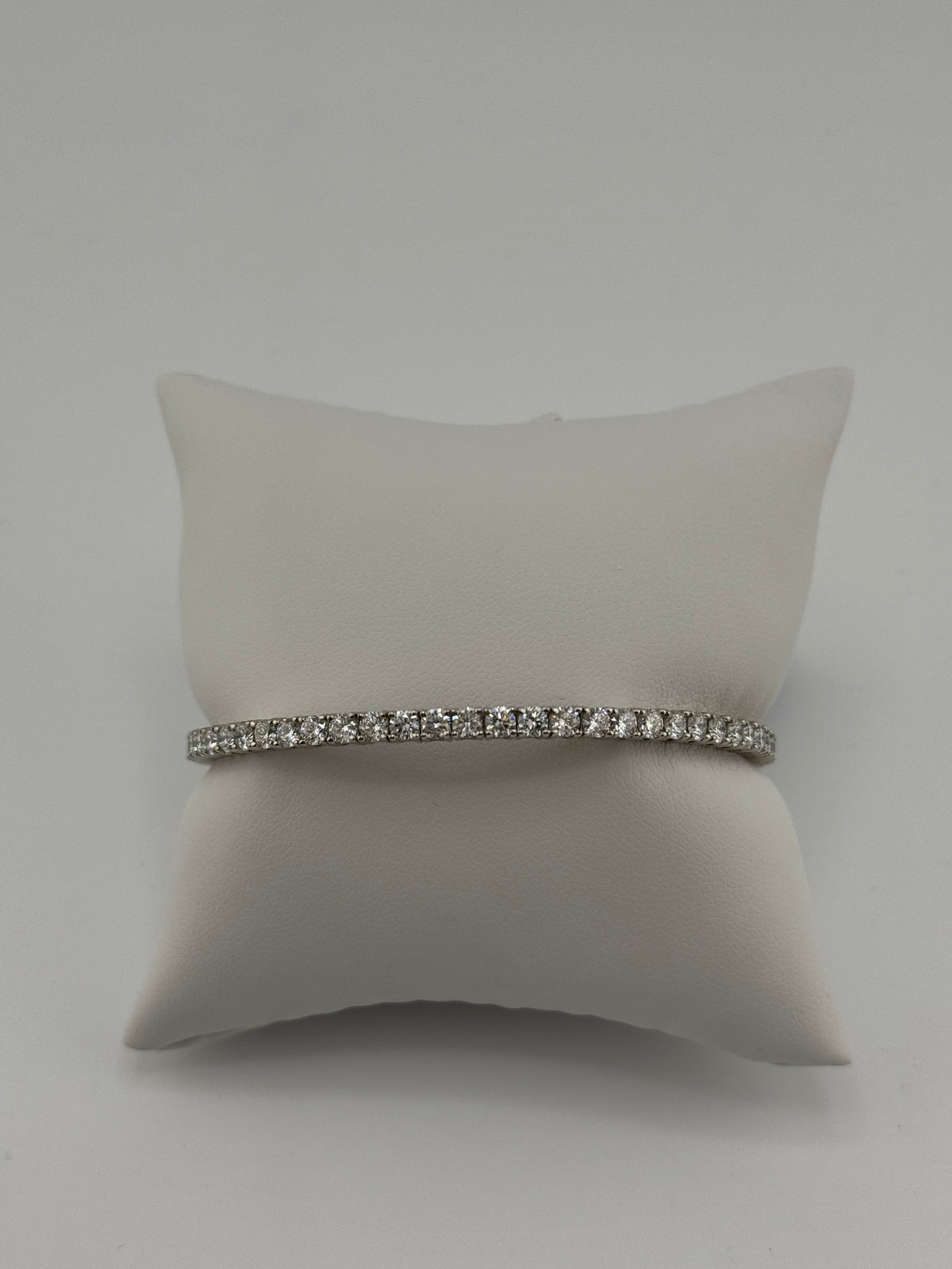 14k White gold diamond bracelet